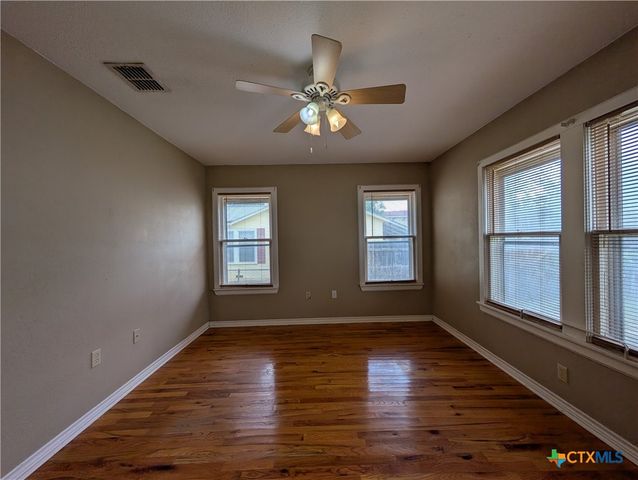 1185 W Mill Street, New Braunfels, TX 78130
