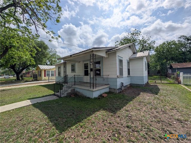 1185 W Mill Street, New Braunfels, TX 78130