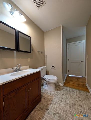 1185 W Mill Street, New Braunfels, TX 78130