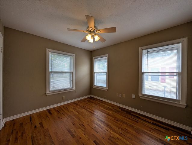 1185 W Mill Street, New Braunfels, TX 78130