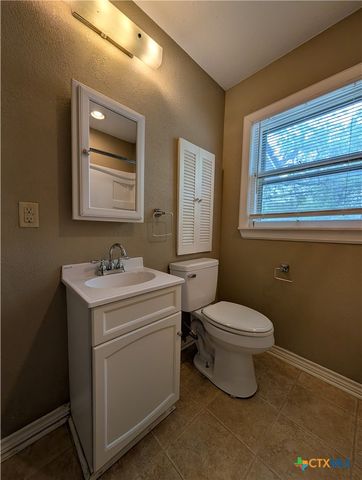 1185 W Mill Street, New Braunfels, TX 78130