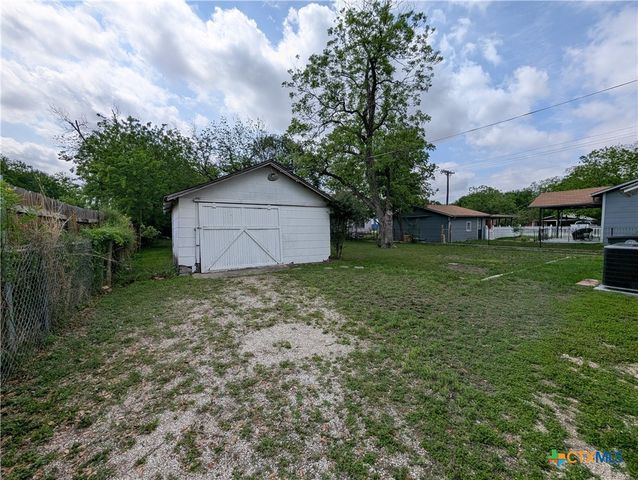 1185 W Mill Street, New Braunfels, TX 78130