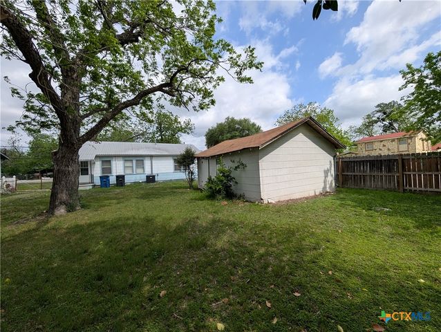1185 W Mill Street, New Braunfels, TX 78130