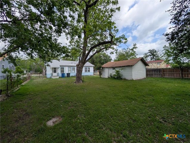 1185 W Mill Street, New Braunfels, TX 78130