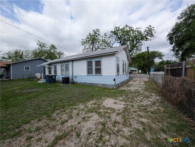 1185 W Mill Street, New Braunfels, TX 78130