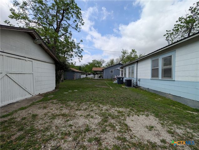 1185 W Mill Street, New Braunfels, TX 78130