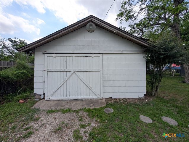 1185 W Mill Street, New Braunfels, TX 78130