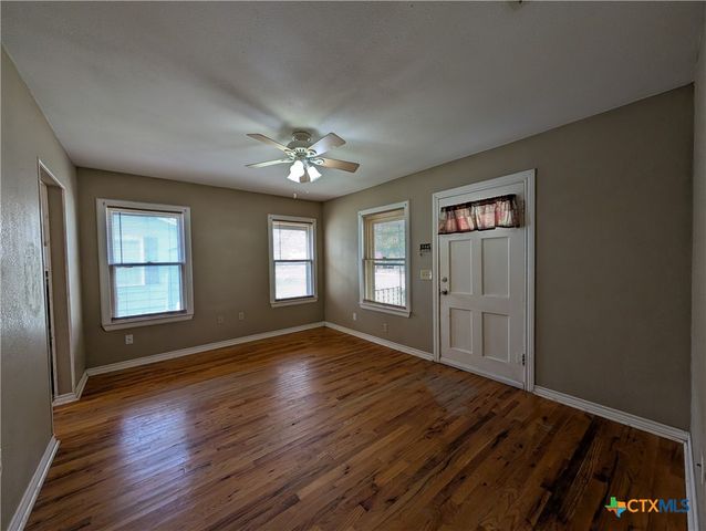 1185 W Mill Street, New Braunfels, TX 78130