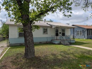 1185 W Mill Street, New Braunfels, TX 78130