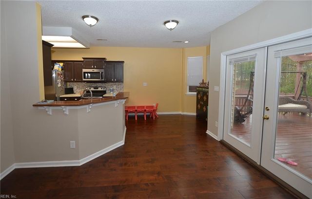 517 Whisper WALK, Chesapeake, VA 23322