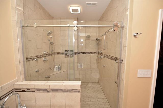 517 Whisper WALK, Chesapeake, VA 23322