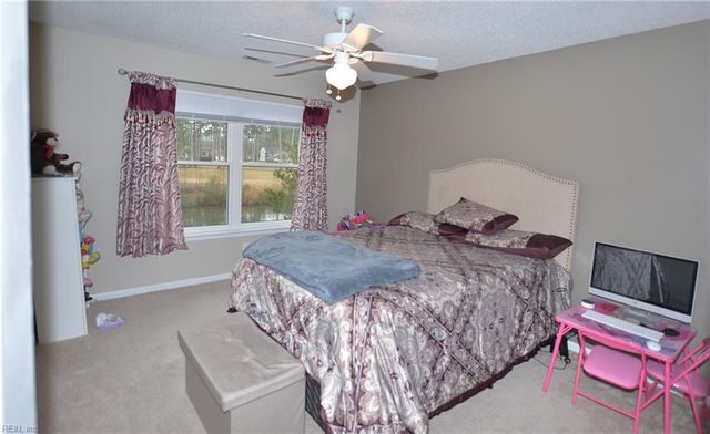 517 Whisper WALK, Chesapeake, VA 23322