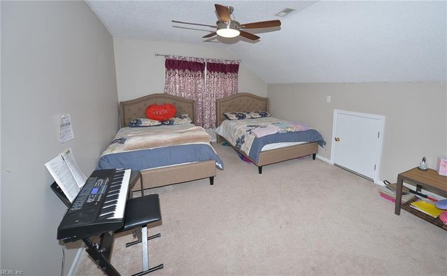 517 Whisper WALK, Chesapeake, VA 23322