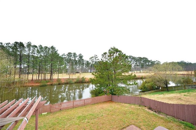 517 Whisper WALK, Chesapeake, VA 23322