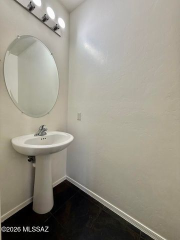 5525 N Quiet Dream Avenue, Tucson, AZ 85741