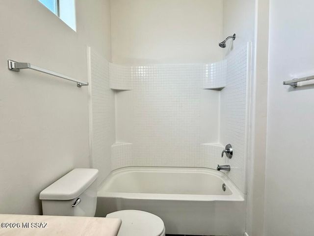 5525 N Quiet Dream Avenue, Tucson, AZ 85741