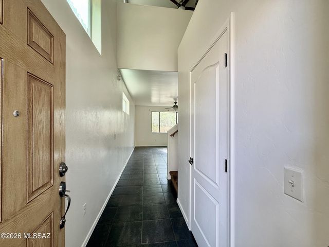 5525 N Quiet Dream Avenue, Tucson, AZ 85741