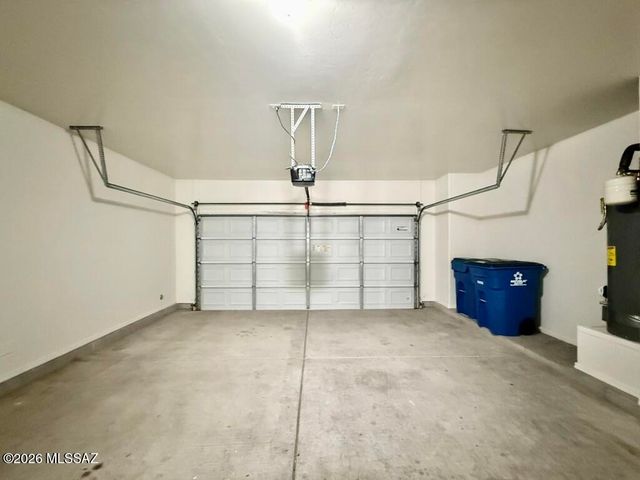 5525 N Quiet Dream Avenue, Tucson, AZ 85741
