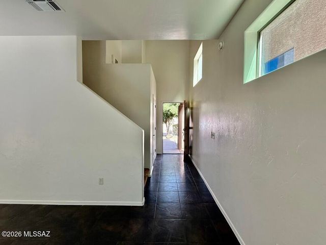 5525 N Quiet Dream Avenue, Tucson, AZ 85741