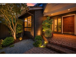 4393 SUNDEW Ct, Lake Oswego, OR 97035