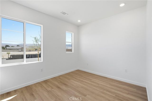 5549 W Avenue K-15, Lancaster, CA 93536