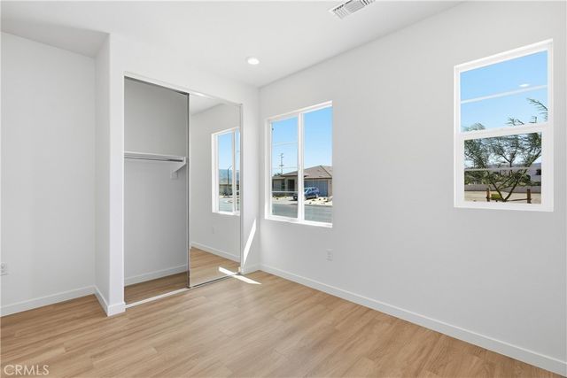 5549 W Avenue K-15, Lancaster, CA 93536