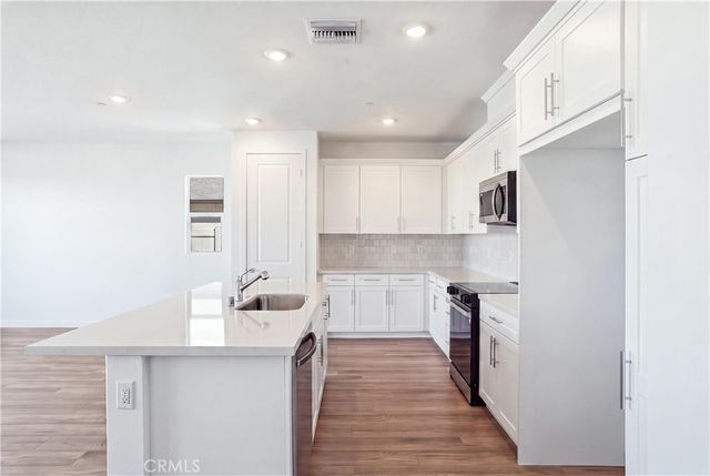 5549 W Avenue K-15, Lancaster, CA 93536