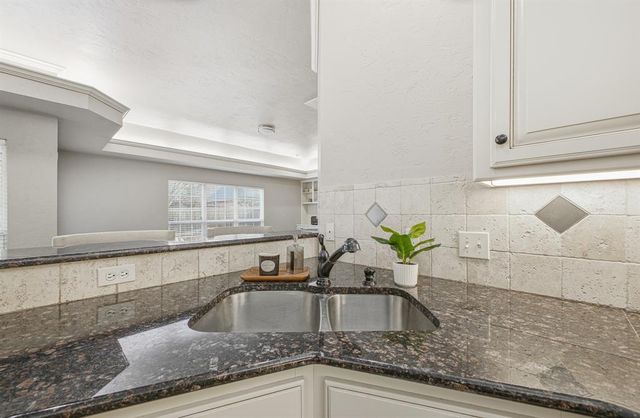 4816 Kelly Lakes Drive, Edmond, OK 73025