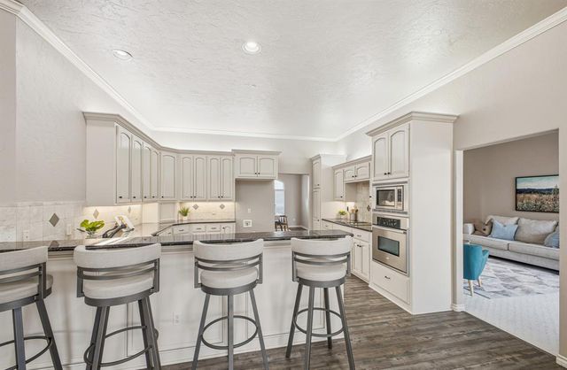 4816 Kelly Lakes Drive, Edmond, OK 73025