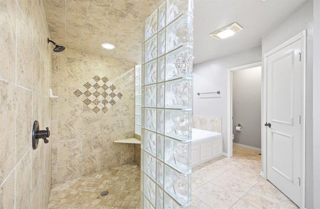 4816 Kelly Lakes Drive, Edmond, OK 73025