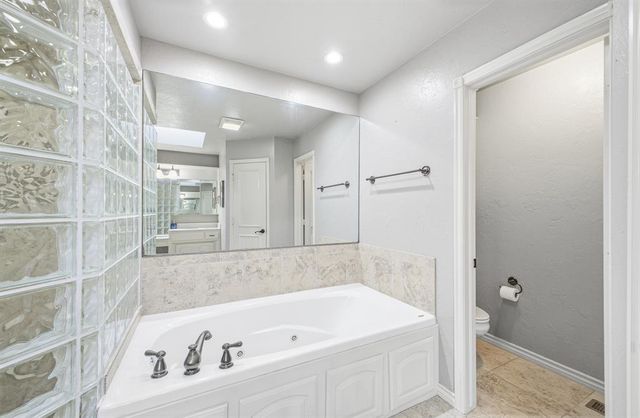 4816 Kelly Lakes Drive, Edmond, OK 73025