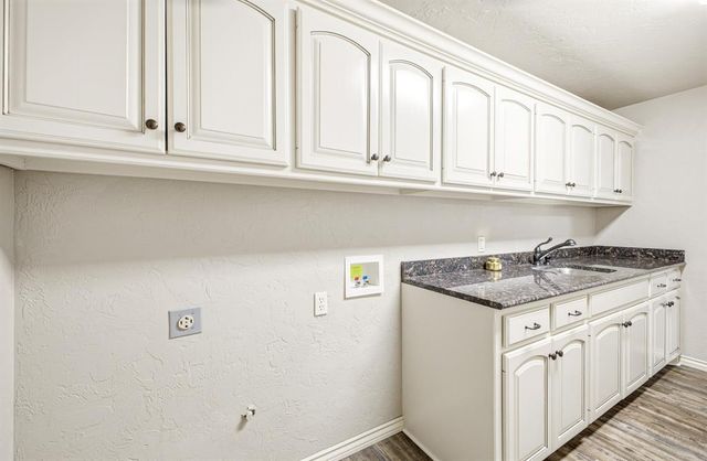 4816 Kelly Lakes Drive, Edmond, OK 73025