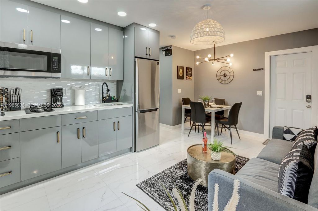 2302 Taylor St 4, Hollywood, FL 33020