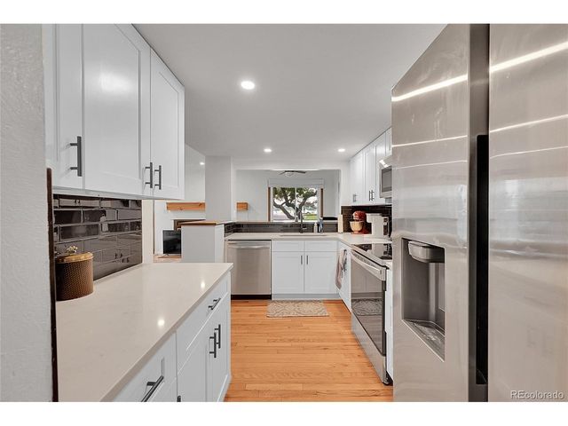 10430 W Jewell Ave B, Lakewood, CO 80232