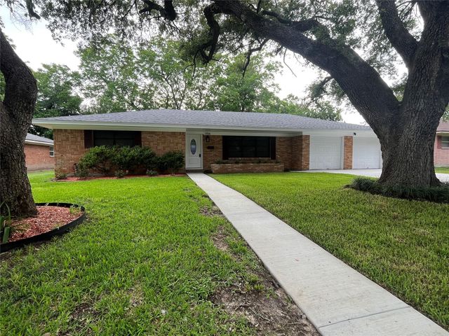 1704 Richardson Lane, Baytown, TX 77520