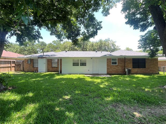 1704 Richardson Lane, Baytown, TX 77520