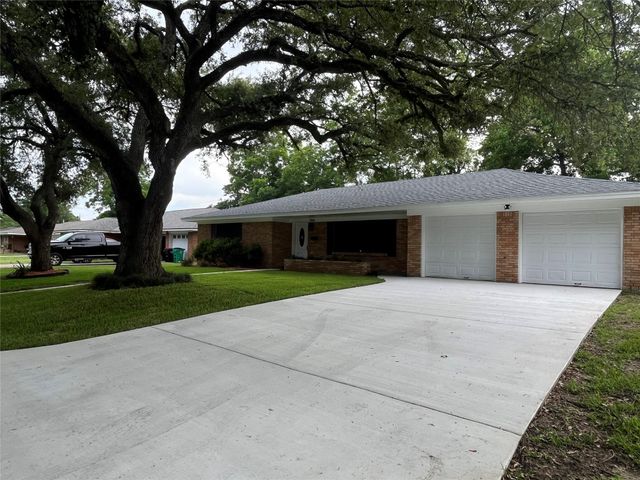 1704 Richardson Lane, Baytown, TX 77520