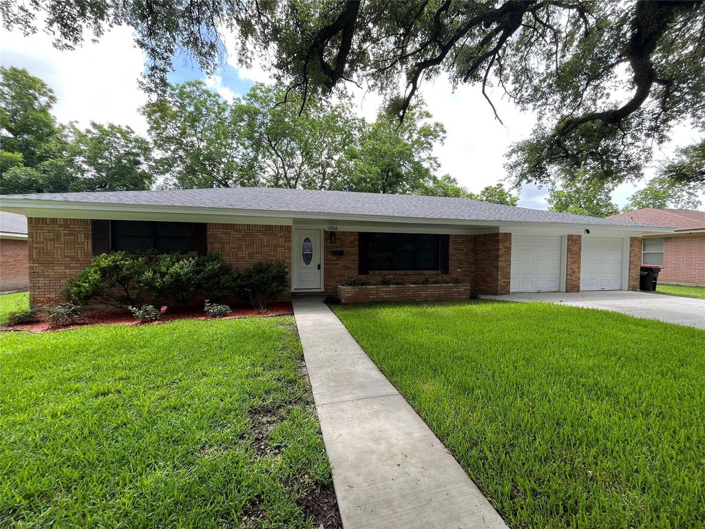 1704 Richardson Lane, Baytown, TX 77520