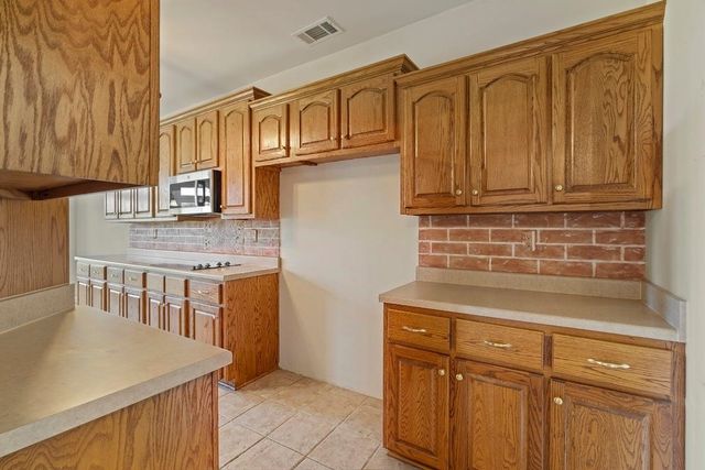 20 PINE MEADOWS LN, Oakland, TN 38060