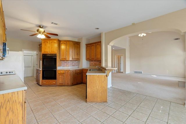 20 PINE MEADOWS LN, Oakland, TN 38060