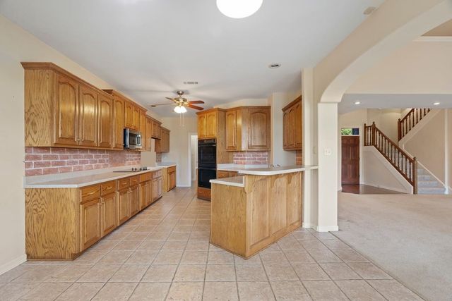 20 PINE MEADOWS LN, Oakland, TN 38060