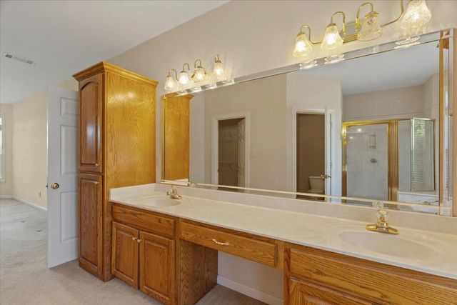 20 PINE MEADOWS LN, Oakland, TN 38060