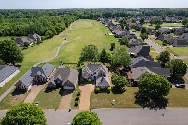 20 PINE MEADOWS LN, Oakland, TN 38060