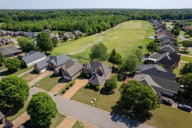 20 PINE MEADOWS LN, Oakland, TN 38060