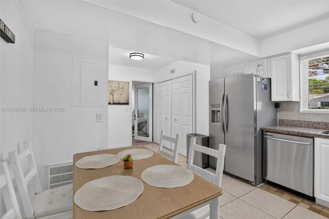 2220 N 40th Avenue, Hollywood, FL 33021