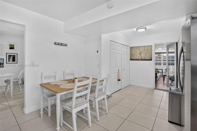 2220 N 40th Avenue, Hollywood, FL 33021