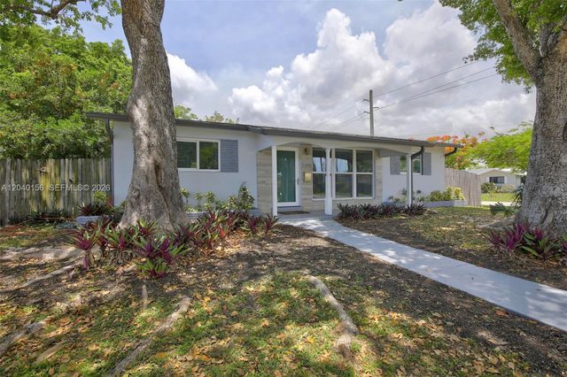 2220 N 40th Avenue, Hollywood, FL 33021