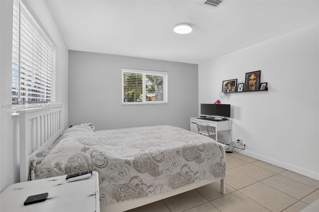2220 N 40th Avenue, Hollywood, FL 33021