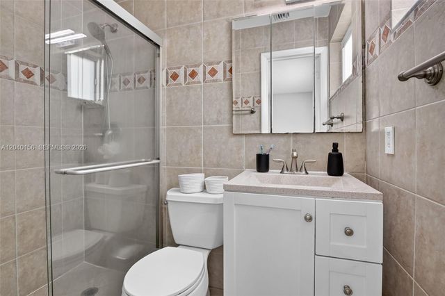 2220 N 40th Avenue, Hollywood, FL 33021