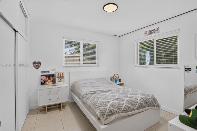 2220 N 40th Avenue, Hollywood, FL 33021